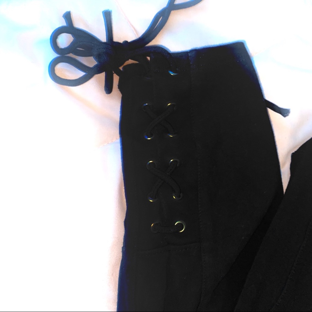 Lace Up Cropped Leggings